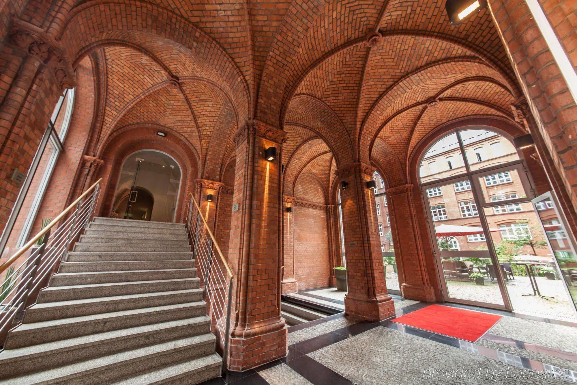 Hotel Berlin Ostbahnhof Экстерьер фото