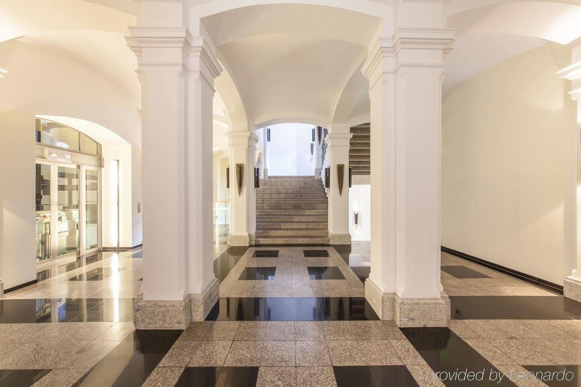 Hotel Berlin Ostbahnhof Экстерьер фото