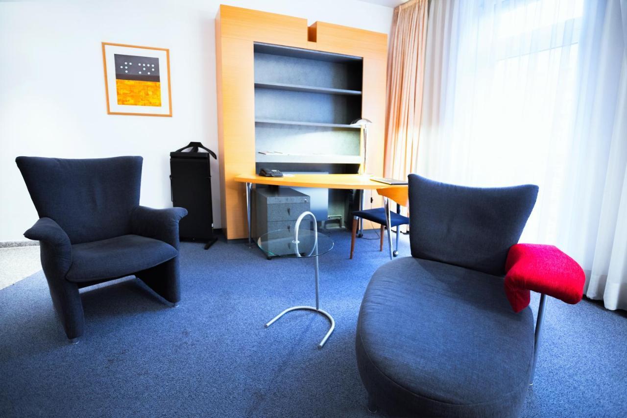 Hotel Berlin Ostbahnhof Экстерьер фото