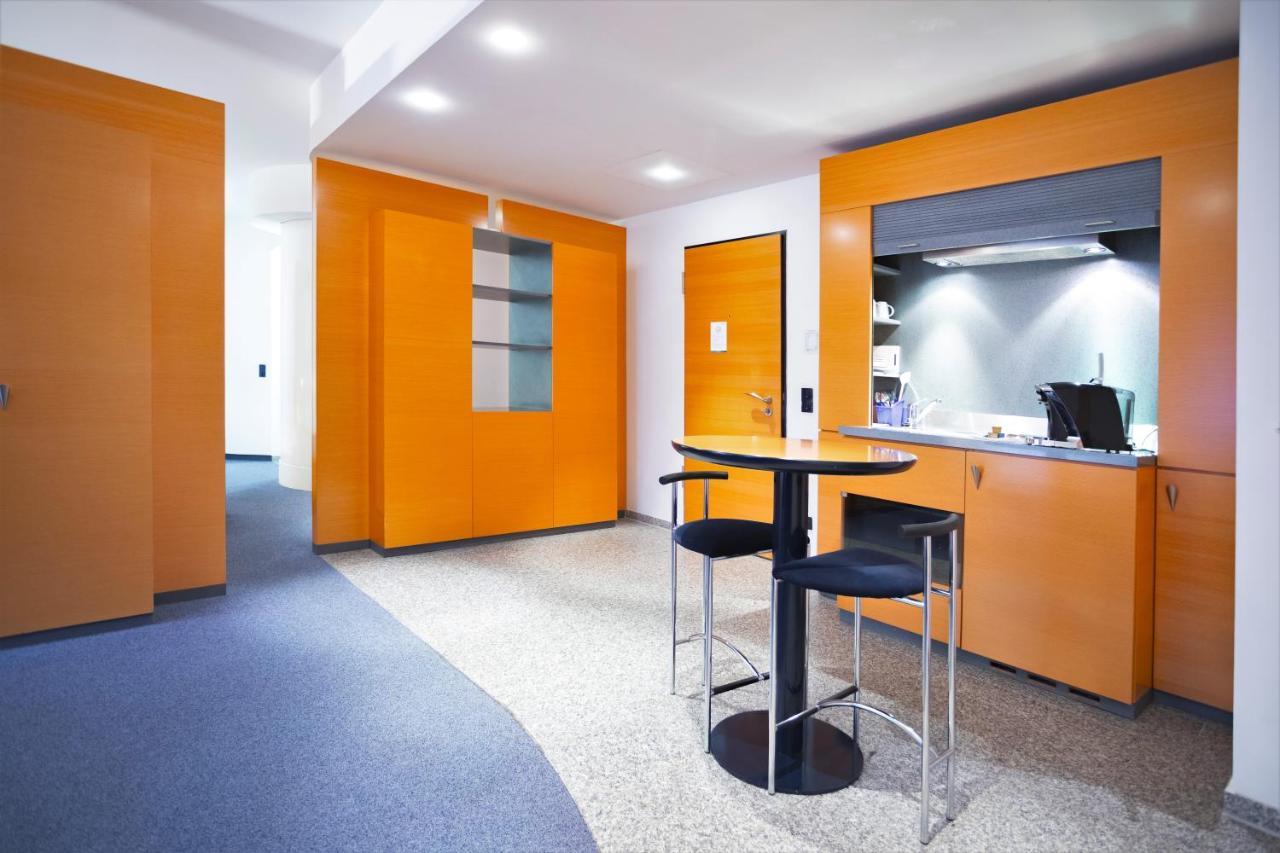 Hotel Berlin Ostbahnhof Экстерьер фото