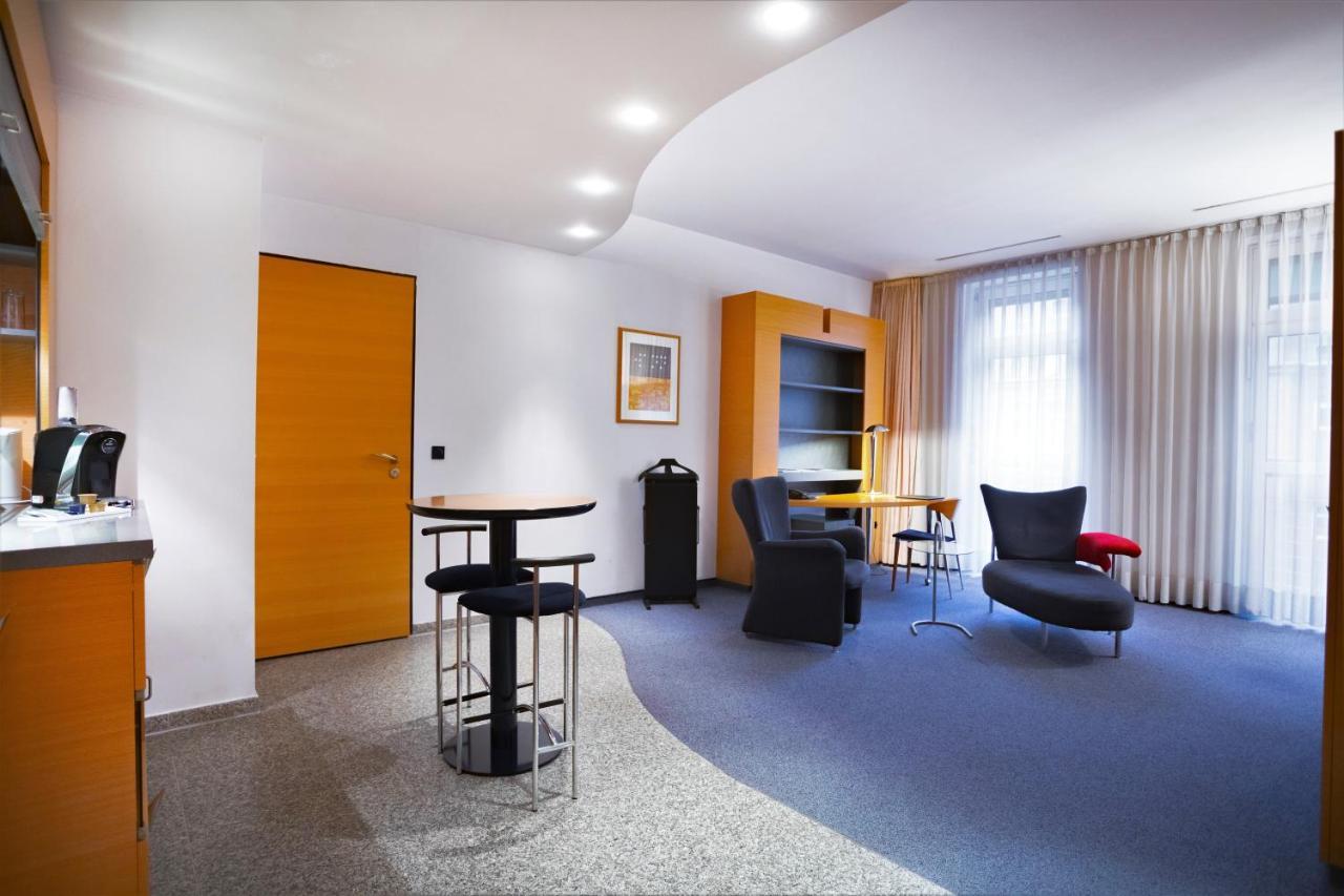 Hotel Berlin Ostbahnhof Экстерьер фото